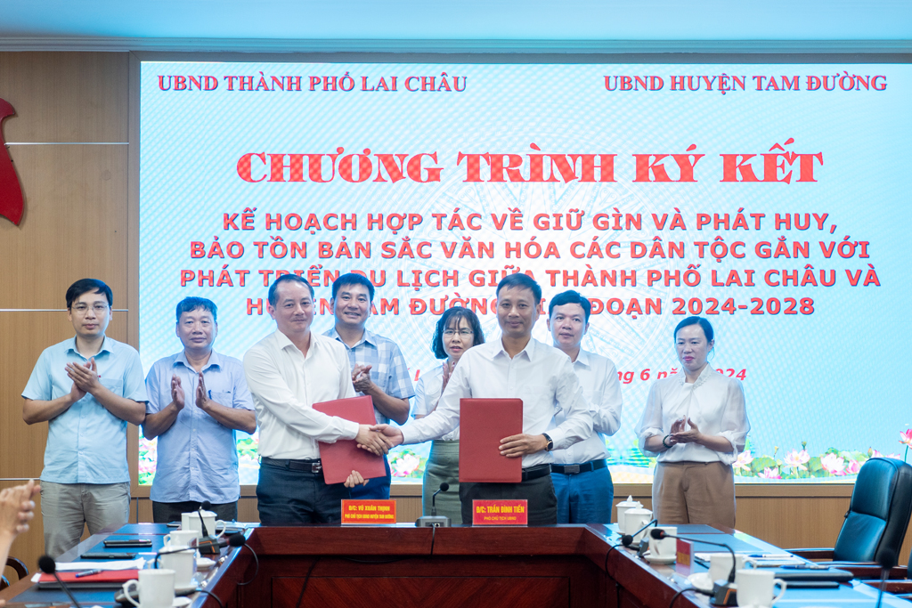 Chương trình ký kết hợp tác giữa UBND thành phố Lai Châu và UBND huyện Tam Đường