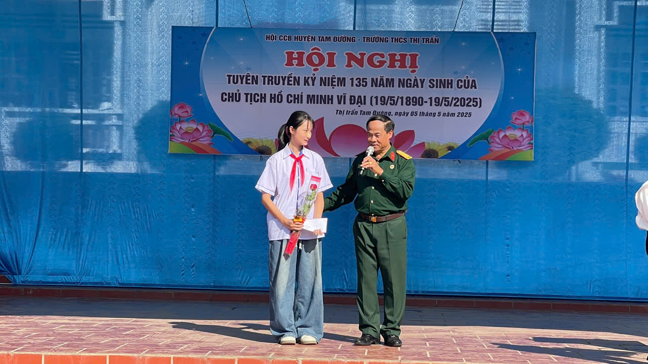 Tuyên truyền kỷ niệm 135 năm ngày sinh của Chủ tịch Hồ Chí Minh
