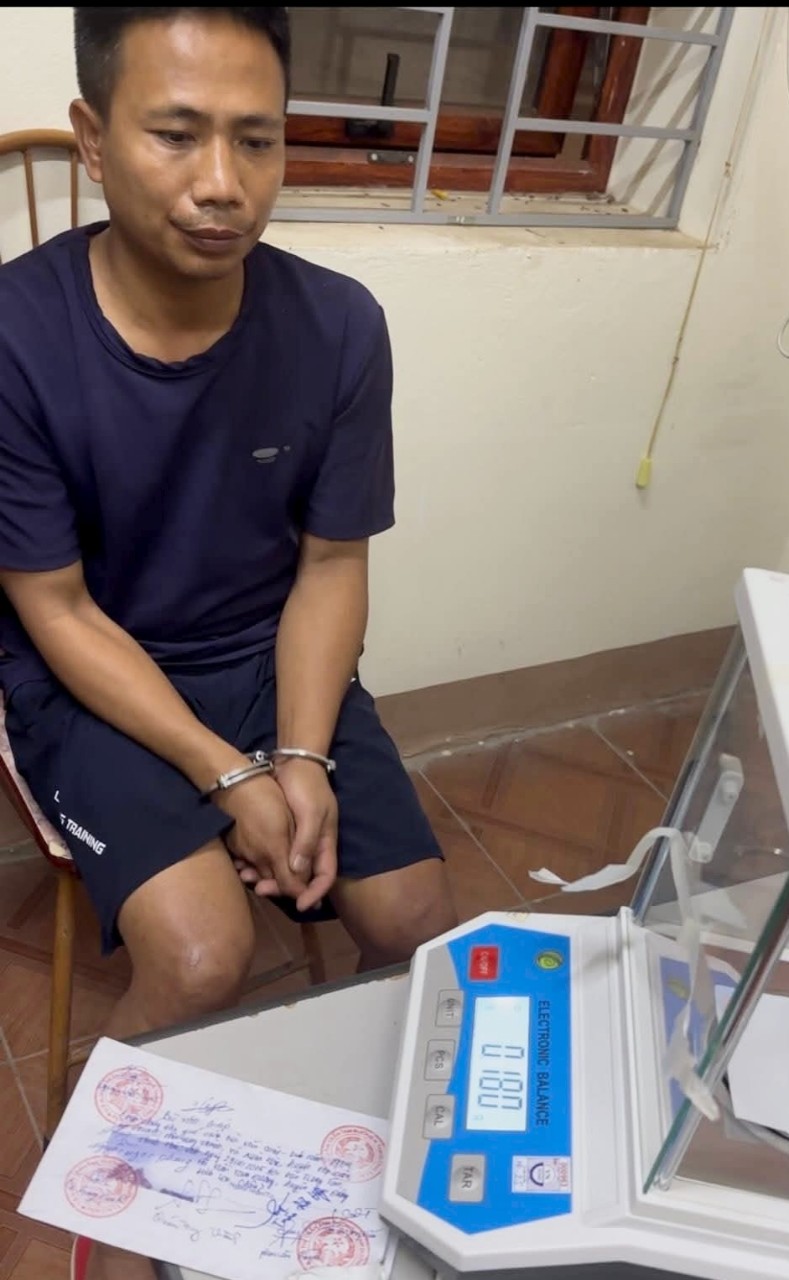 Bắt quả tang đối tượng tàng trữ trái phép chất Ma túy