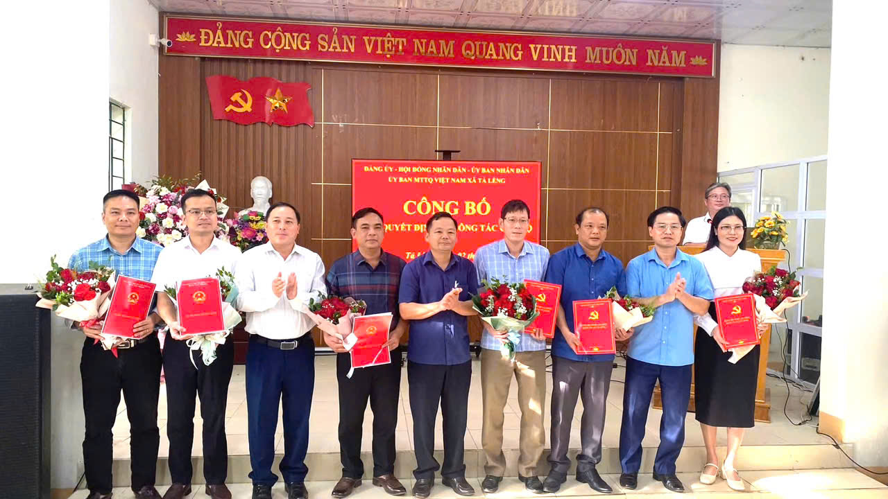 Lễ công bố Quyết định về công tác cán bộ tại xã Tả Lèng