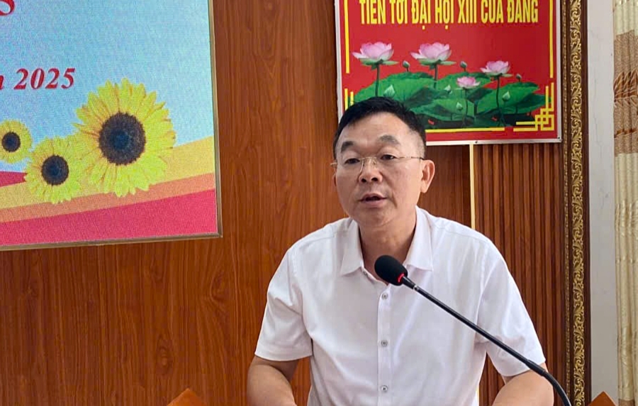Bản Bo gặp mặt Bí thư Chi bộ, trưởng bản