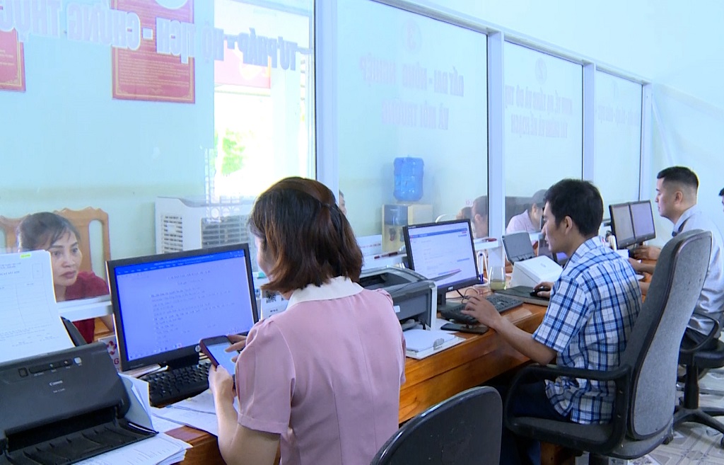 Bản Bo hiện đại hóa nền hành chính công