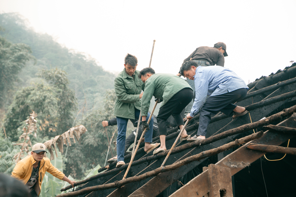 Khun Há ra quân xoá nhà tạm, nhà dột nát