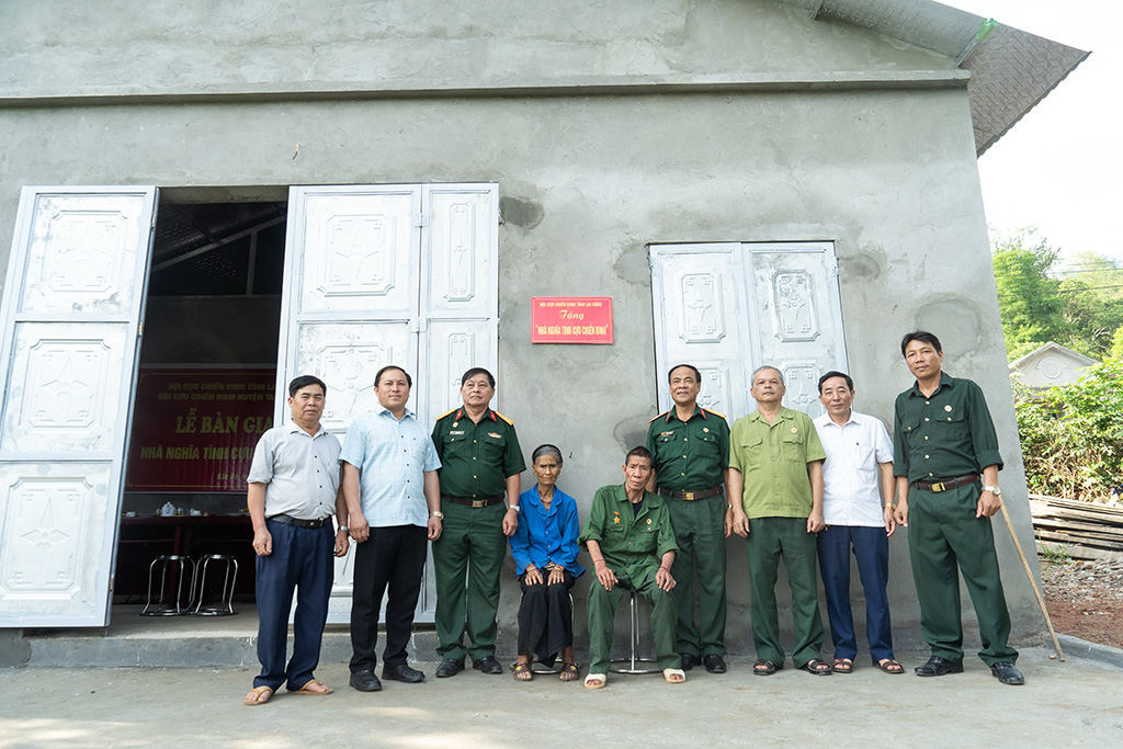 Lễ bàn giao nhà Nghĩa tình CCB cho hội viên CCB xã Bản Bo