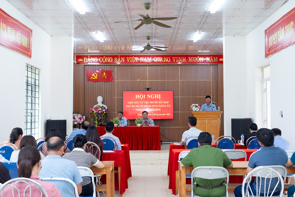 Đoàn Đại biểu HĐND tỉnh TXCT tại xã Tả Lèng, Giang Ma