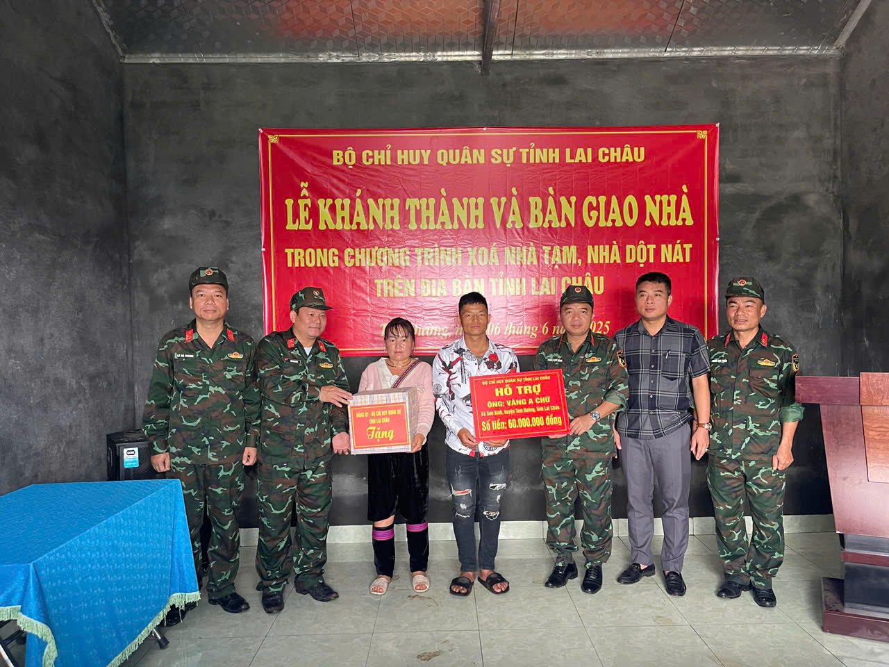 Khánh thành và bàn giao nhà mới cho hộ nghèo
