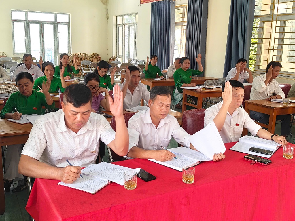 Kỳ họp 21 HĐND xã Bình Lư khóa XXI, nhiệm kỳ 2021 - 2026