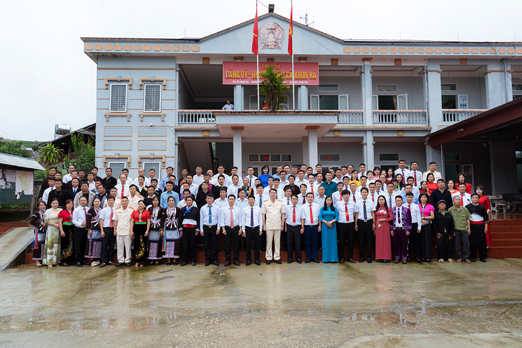 Đồng chí thiếu tướng Nguyễn Viết Giang – Giám đốc Công an tỉnh dự Lễ công bố sáp nhập đơn vị hành chính cấp xã tại Khun Há