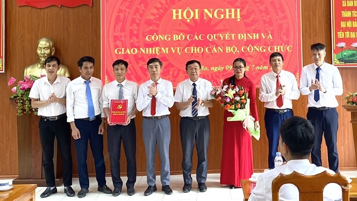 Bản Bo công bố các quyết định, Nghị quyết về thành lập các cơ quan trực thuộc Đảng ủy, chính quyền xã và công tác cán bộ