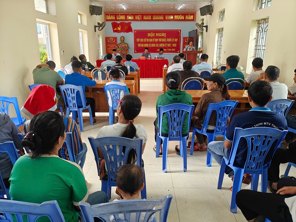 Đoàn đại biểu HĐND xã Bình Lư tiếp xúc với xử tri 2 bản Nậm Dê và 46