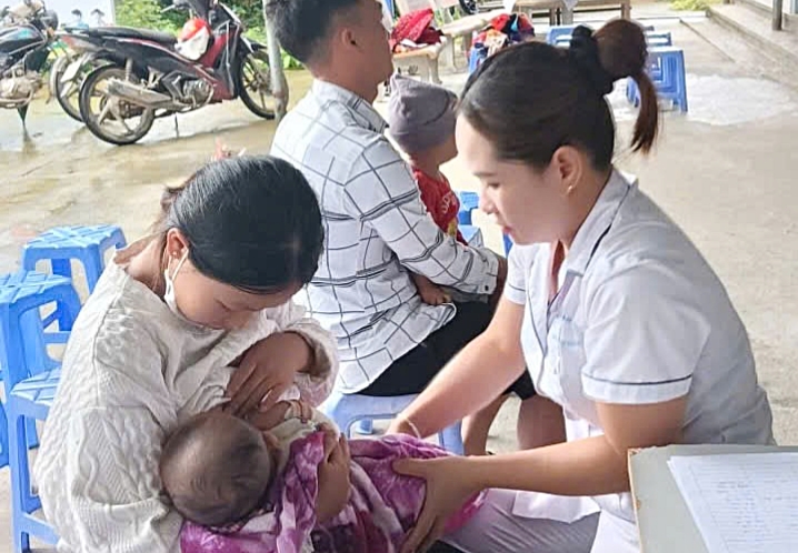 Hơn 30 phụ nữ xã Khun Há tham gia hưởng ứng Ngày thế giới nuôi con bằng sữa mẹ
